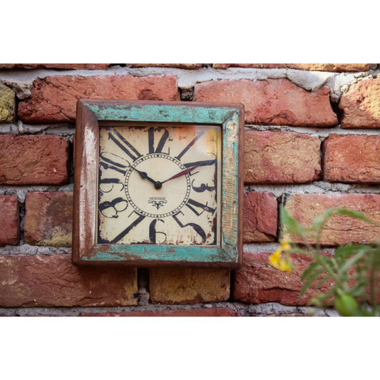 Vintage Uhr mit recyceltem Holzzifferblatt