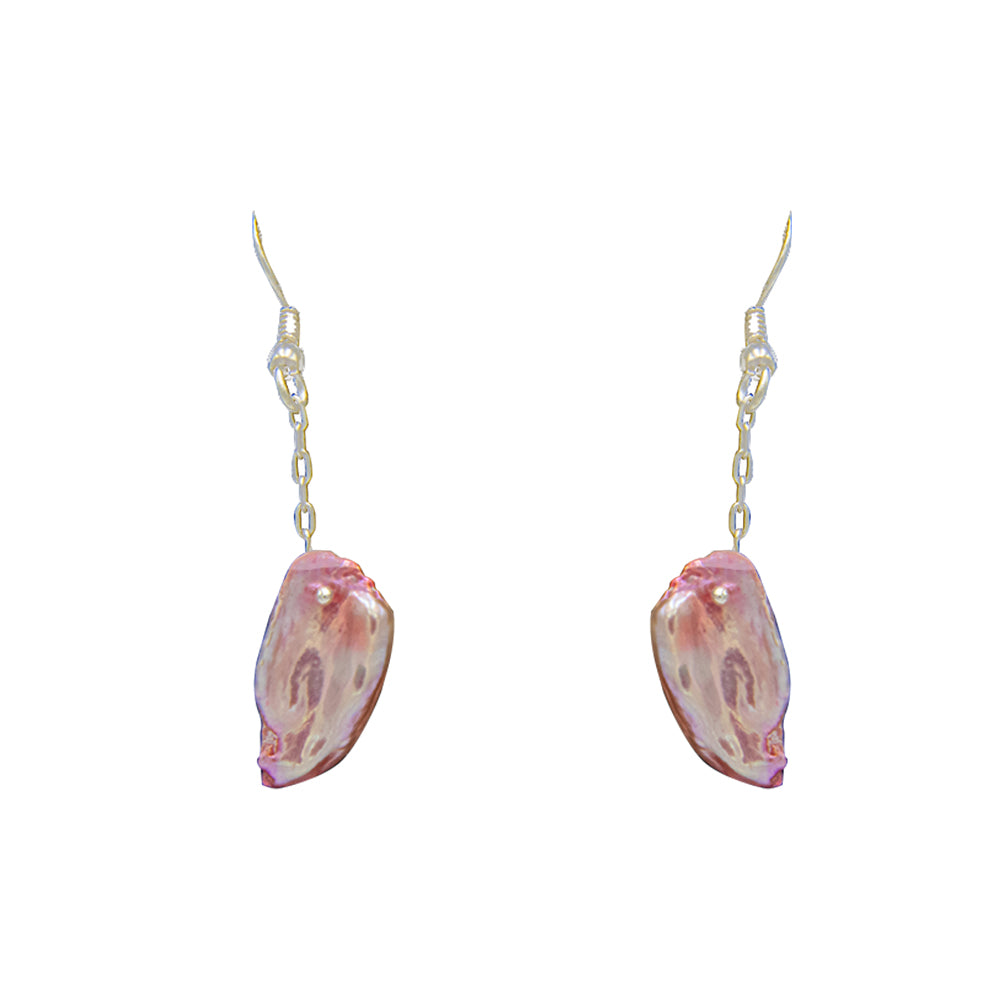 Ohrhänger mit rosafarbener Perle und versilbertem Haken