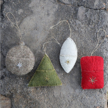 Gefilzte Geschenkanhänger als Ornament, 4er-Set